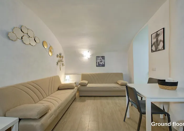 Casa A Monti דירה